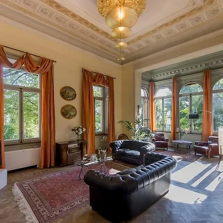 Villa Como *