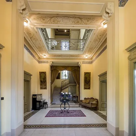 Como Villa *